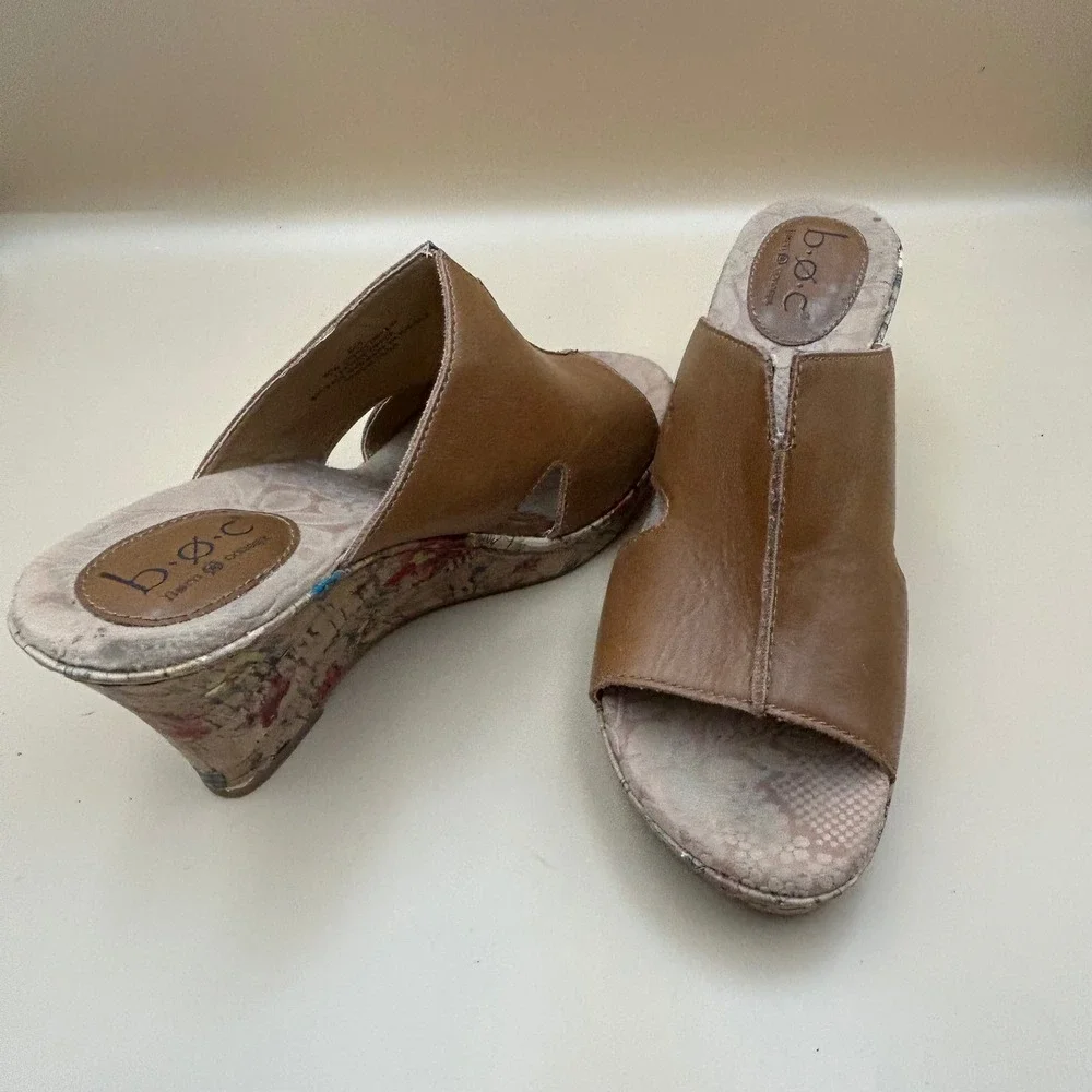 BOC Born Concept Womens 8 Tan Leather Floral Cork Wedge Sandals C34102 CBKA14